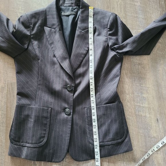 Dana Buchman Women's Size 8 Dark Grey Pinstripe 100% Wool 2-Button Blazer - Picture 10 of 12